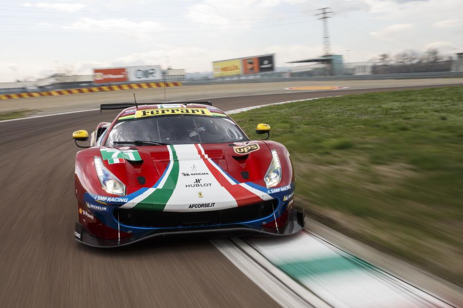  Ferrari 488 GTE 2016 года  (фото 29 из 41)